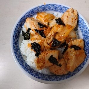 鶏ひき肉としめじ小松菜オイソ炒め